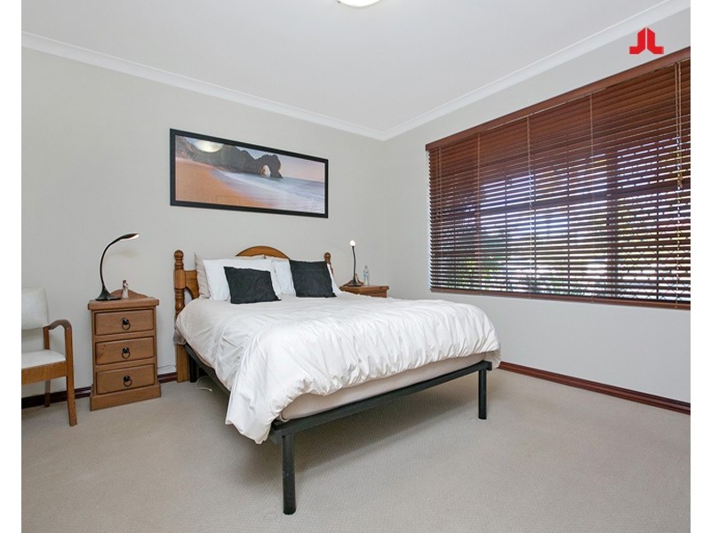 16 Swallow Grove, Waikiki WA 6169