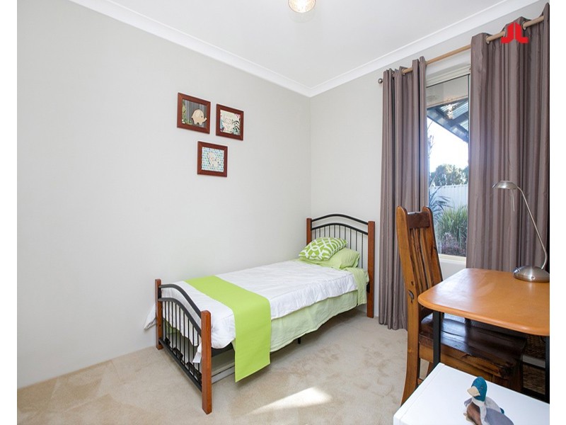 16 Swallow Grove, Waikiki WA 6169