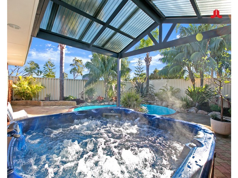 16 Swallow Grove, Waikiki WA 6169