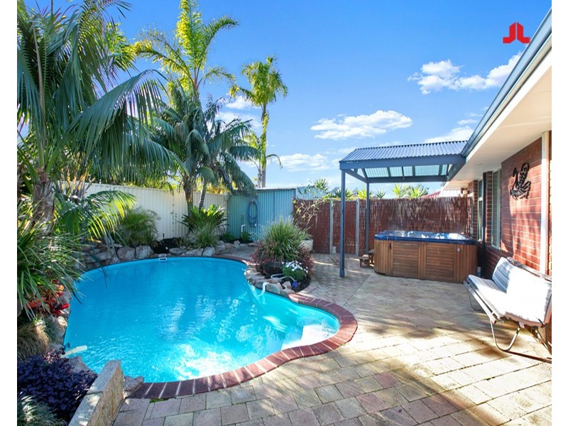 16 Swallow Grove, Waikiki WA 6169