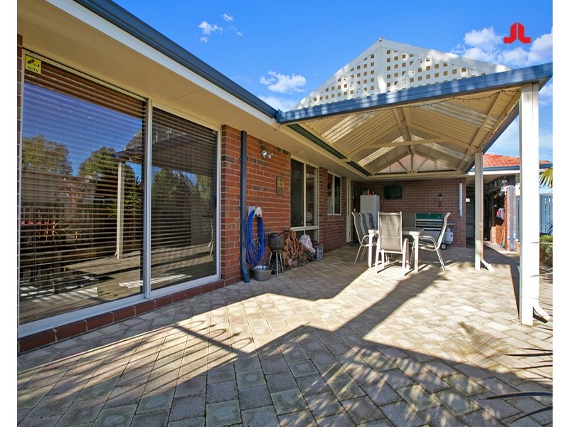 16 Swallow Grove, Waikiki WA 6169