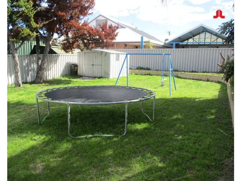 13 Ludlow Way, Warnbro WA 6169