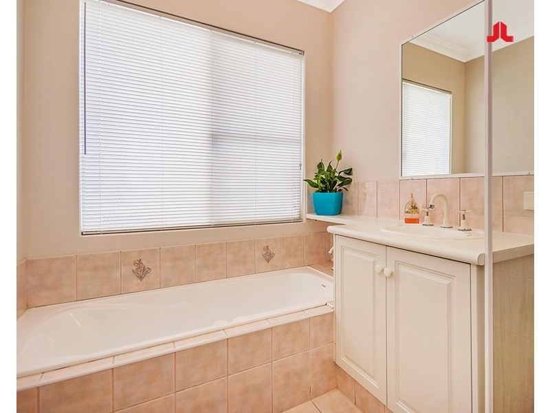 19 Fawdon Street, Safety Bay WA 6169