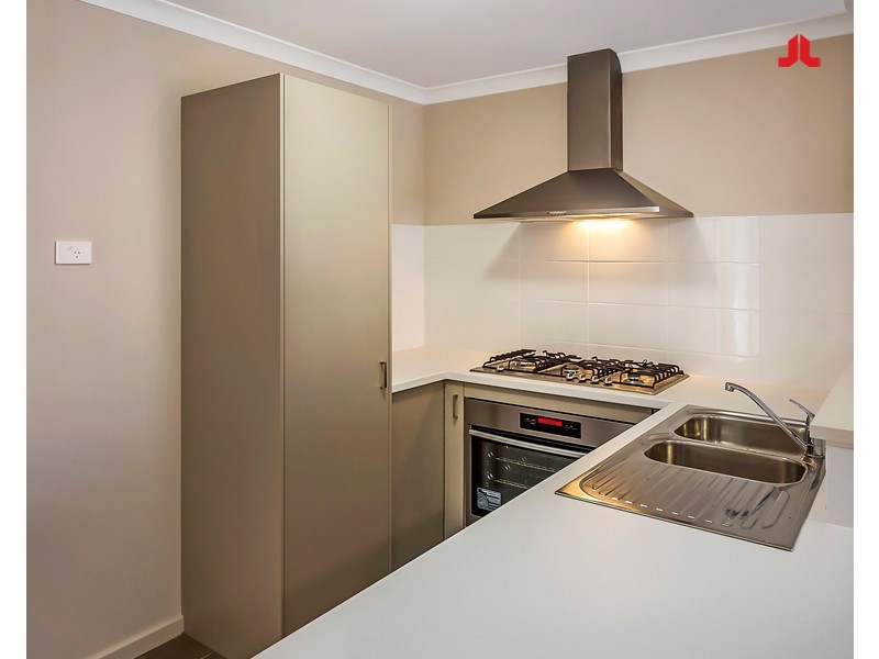 31D Robin Hood Avenue, Armadale WA 6112