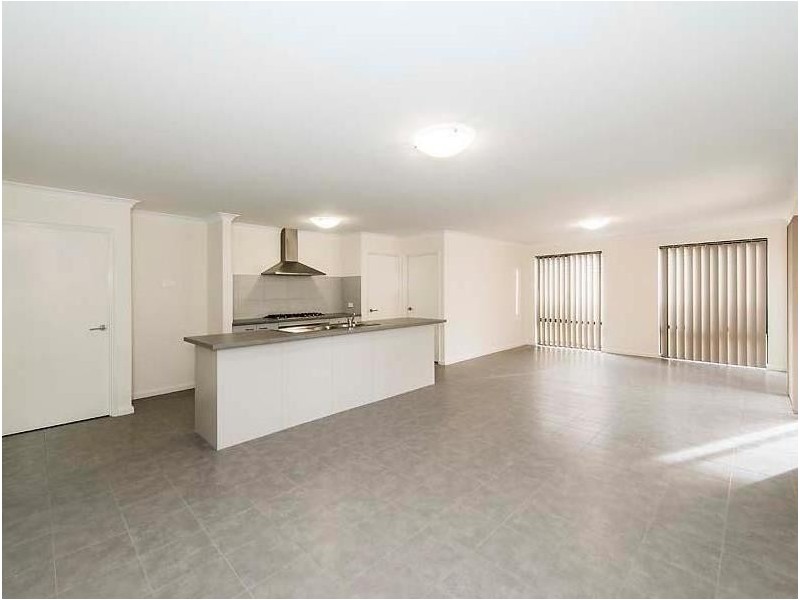 8A Doust Street, Hilton WA 6163