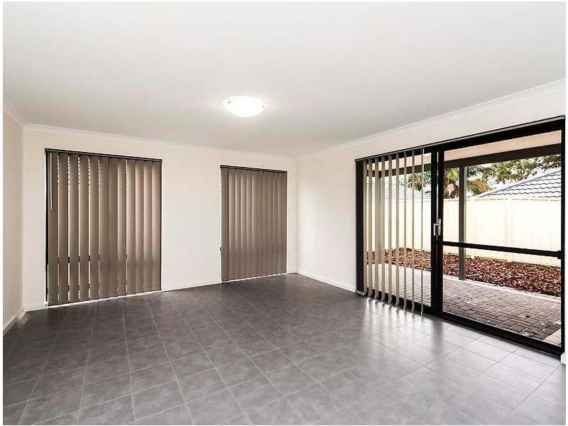 8A Doust Street, Hilton WA 6163