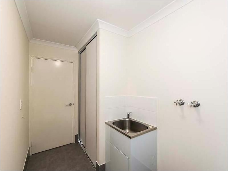 8A Doust Street, Hilton WA 6163