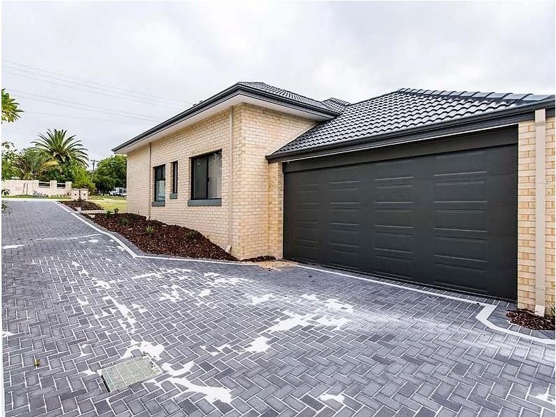 8A Doust Street, Hilton WA 6163