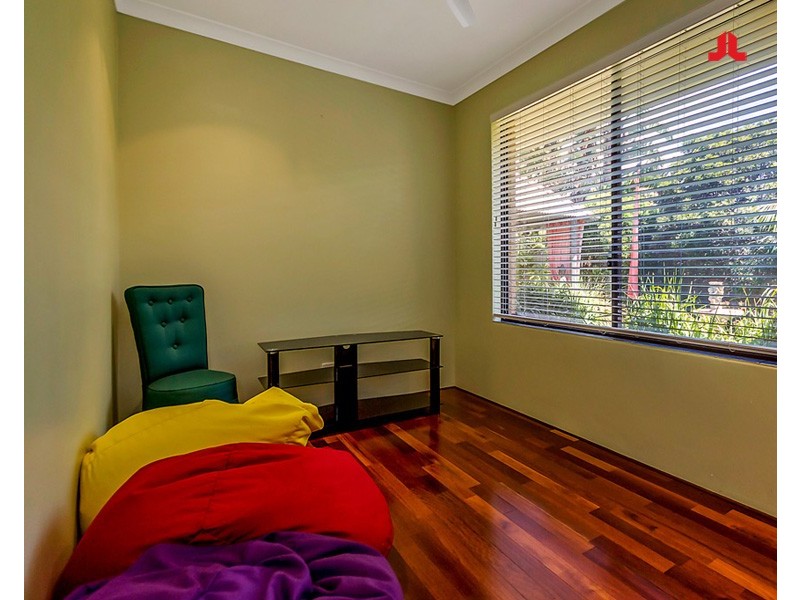 16 Aldinga Place, Waikiki WA 6169