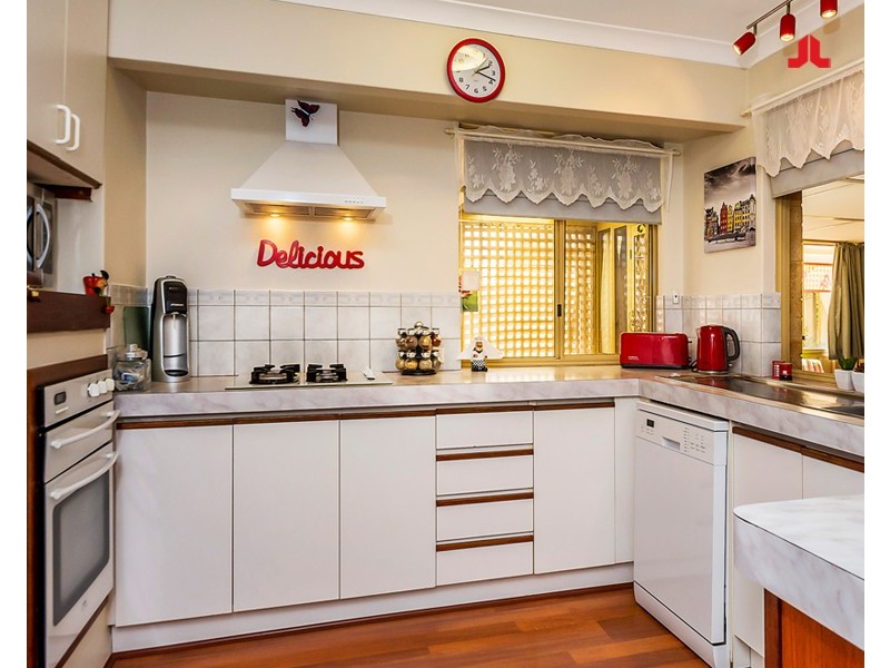 6 Tucuma Court, Warnbro WA 6169