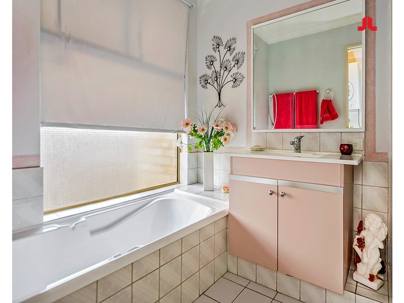 6 Tucuma Court, Warnbro WA 6169