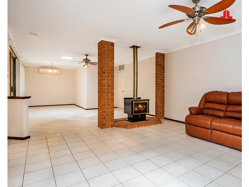 6 Swallow Grove, Waikiki WA 6169