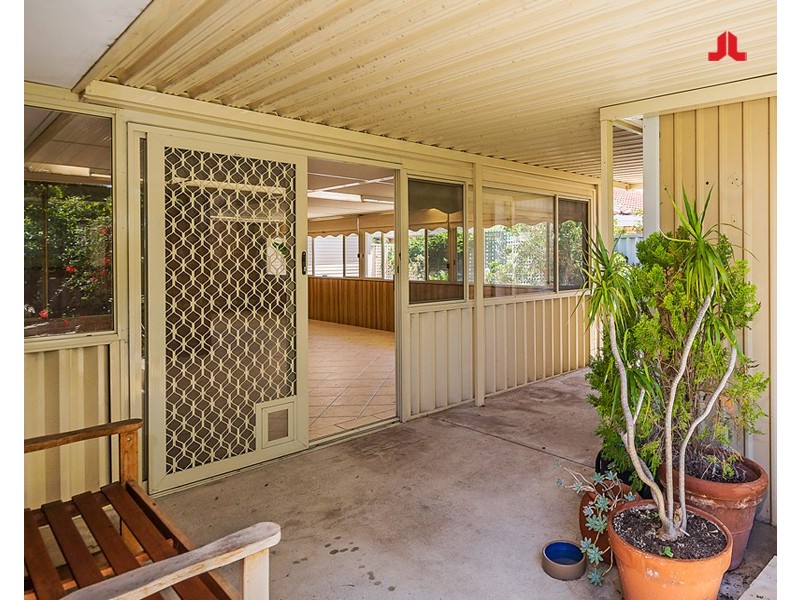 6 Swallow Grove, Waikiki WA 6169