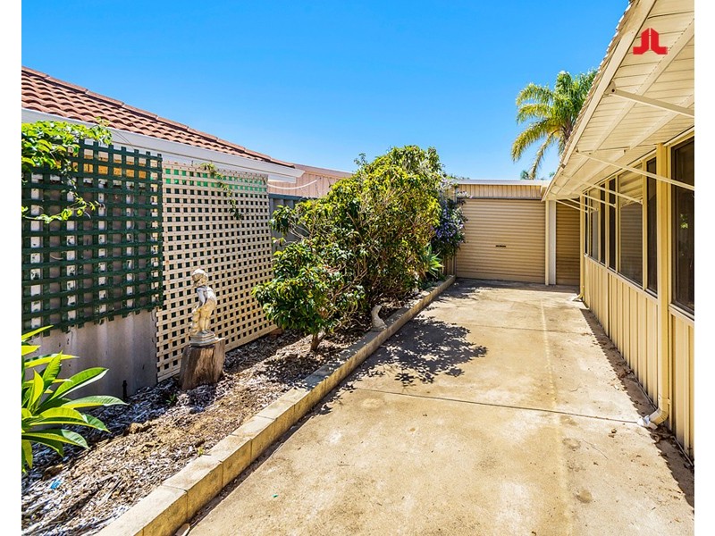 6 Swallow Grove, Waikiki WA 6169