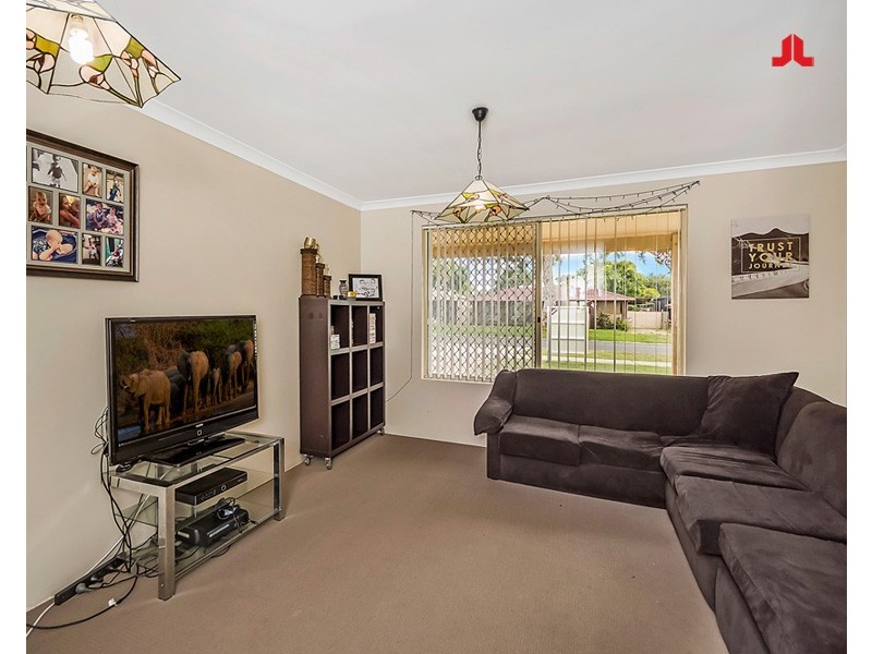 11 Holcombe Road, Warnbro WA 6169