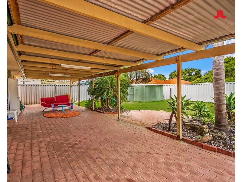 11 Holcombe Road, Warnbro WA 6169