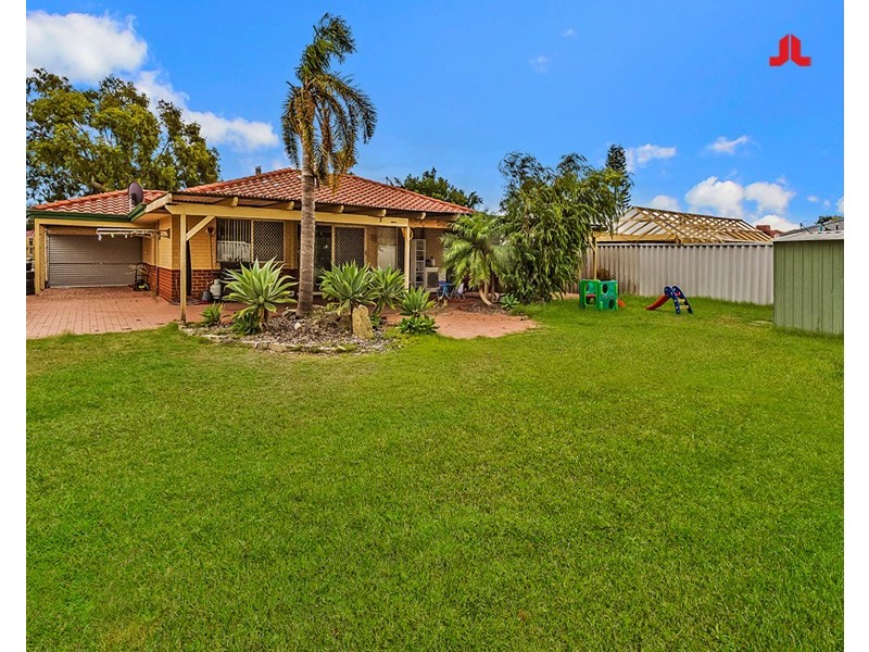 11 Holcombe Road, Warnbro WA 6169