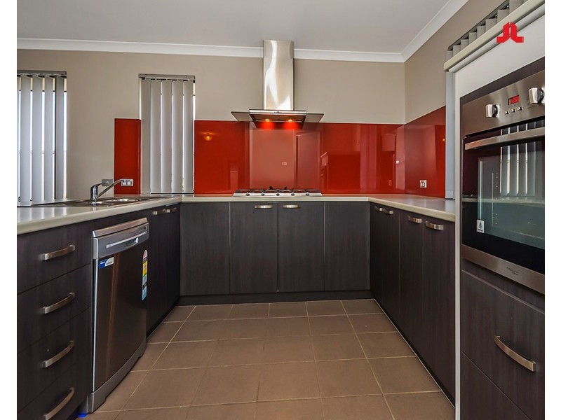 21 Arnside Bend, Waikiki WA 6169