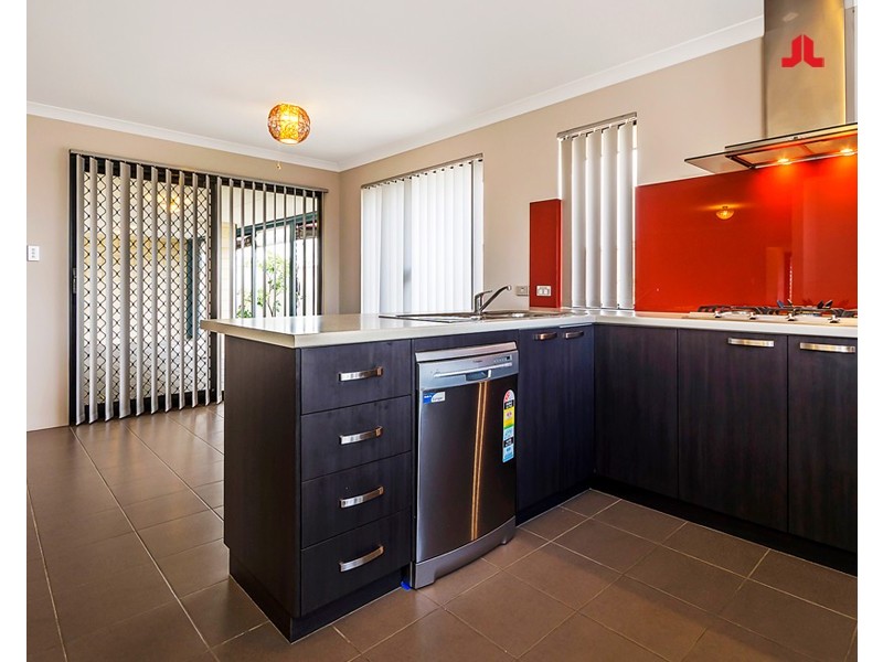 21 Arnside Bend, Waikiki WA 6169