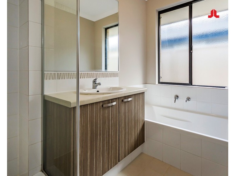 21 Arnside Bend, Waikiki WA 6169
