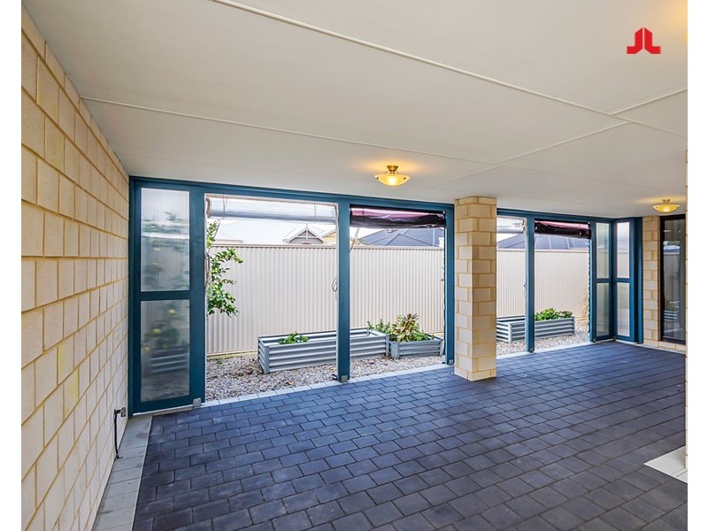 21 Arnside Bend, Waikiki WA 6169