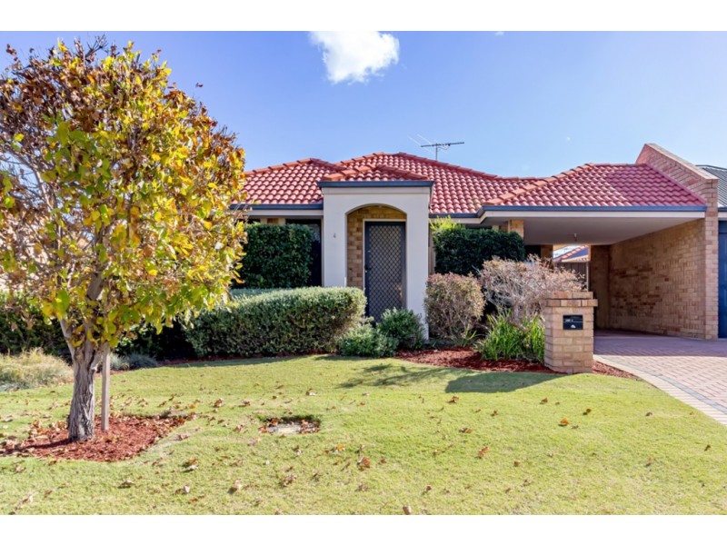 4/2 Moreton Crescent, Warnbro WA 6169