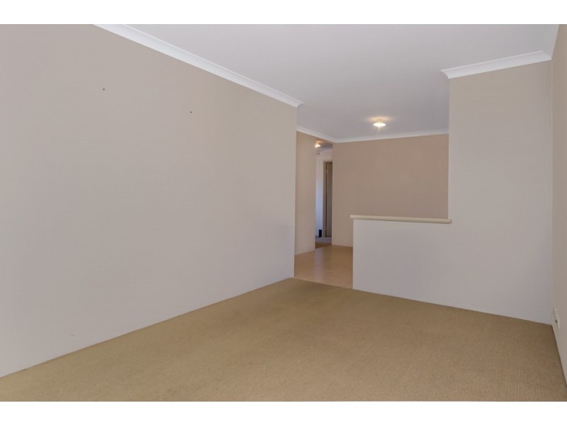 4/2 Moreton Crescent, Warnbro WA 6169