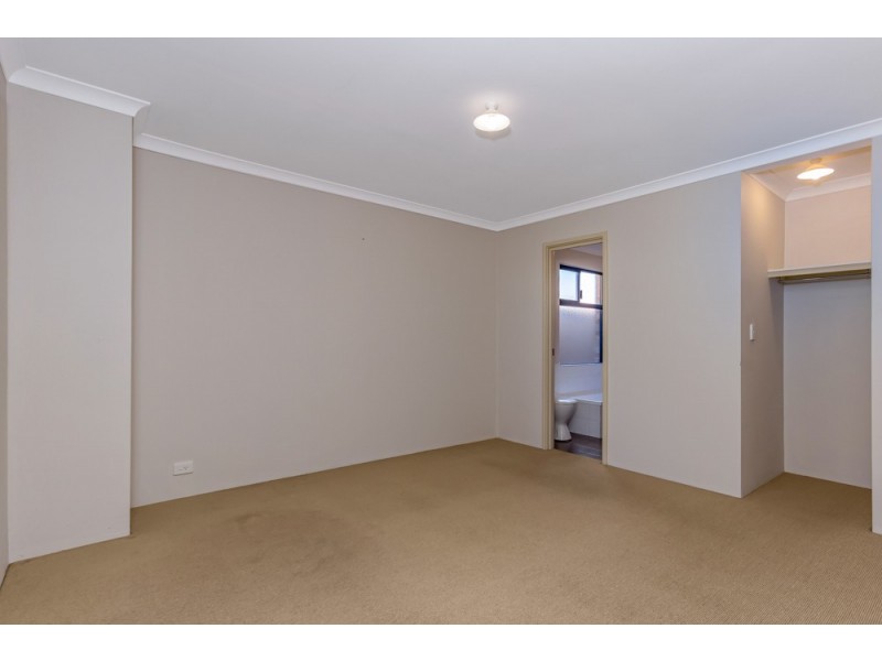 4/2 Moreton Crescent, Warnbro WA 6169