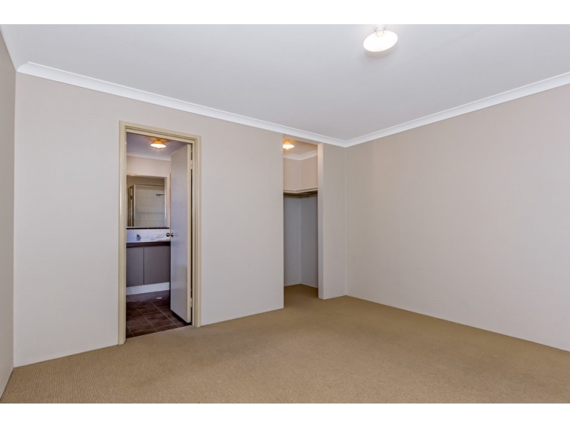 4/2 Moreton Crescent, Warnbro WA 6169