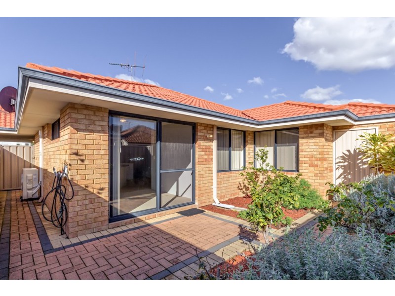 4/2 Moreton Crescent, Warnbro WA 6169