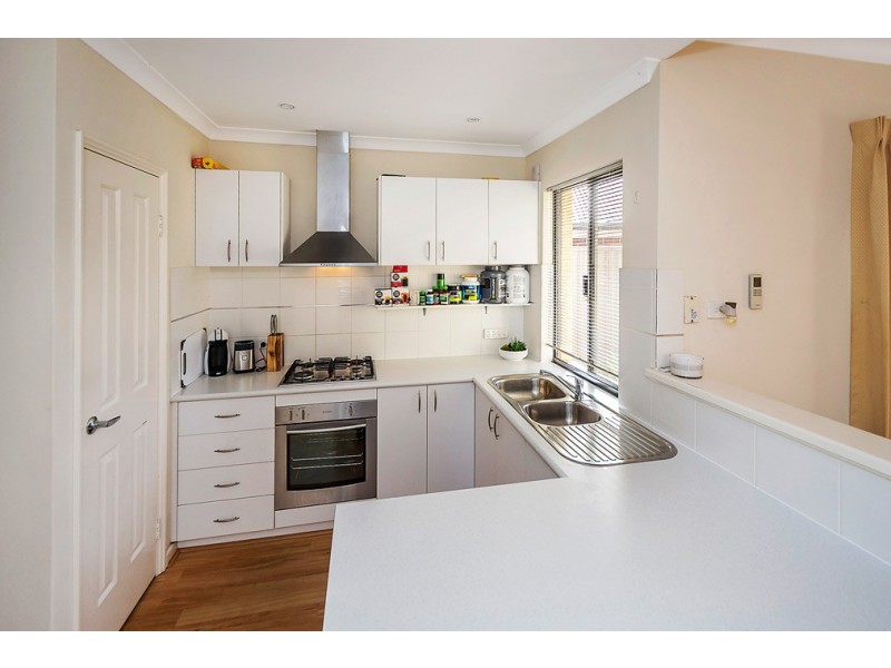 6/12 Andalusian Loop, Baldivis WA 6171