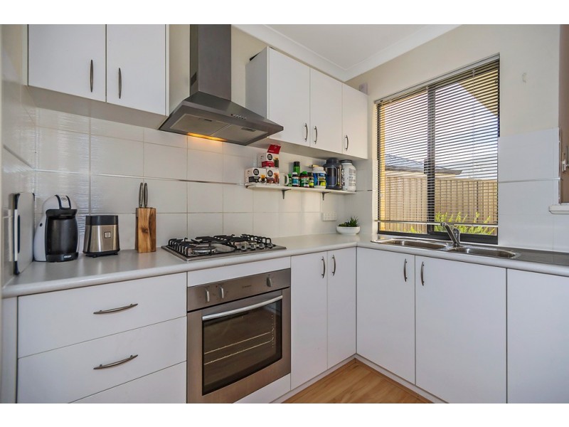 6/12 Andalusian Loop, Baldivis WA 6171