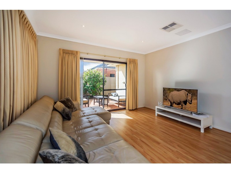 6/12 Andalusian Loop, Baldivis WA 6171