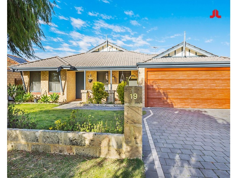 19 Riaza Parkway, Port Kennedy WA 6172