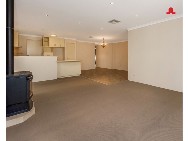 19 Riaza Parkway, Port Kennedy WA 6172