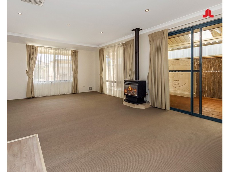 19 Riaza Parkway, Port Kennedy WA 6172