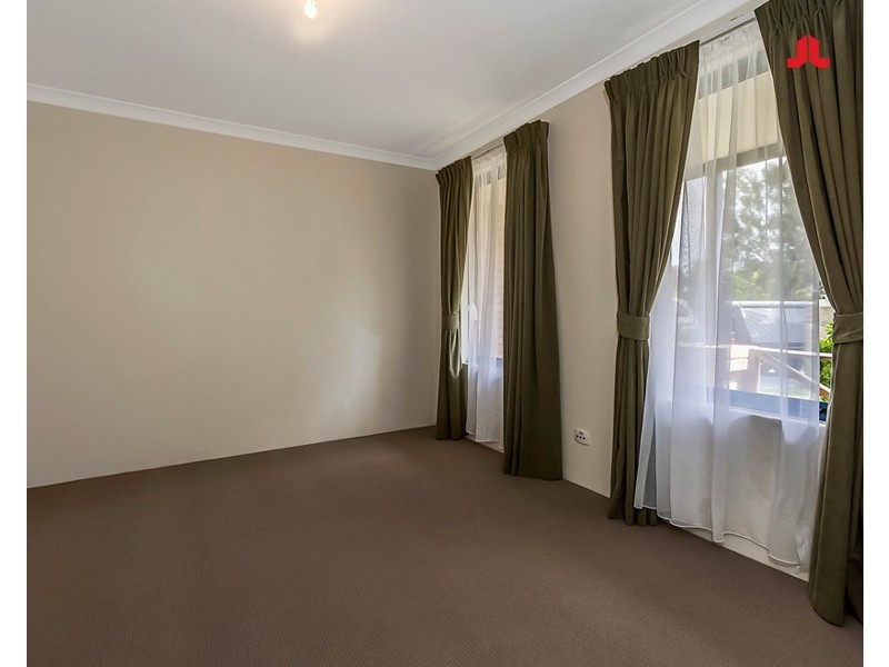 19 Riaza Parkway, Port Kennedy WA 6172