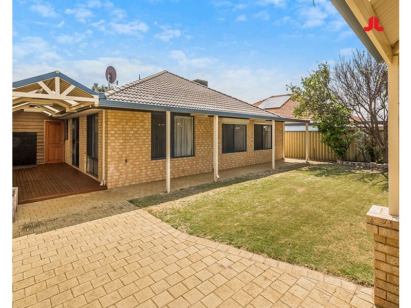 19 Riaza Parkway, Port Kennedy WA 6172