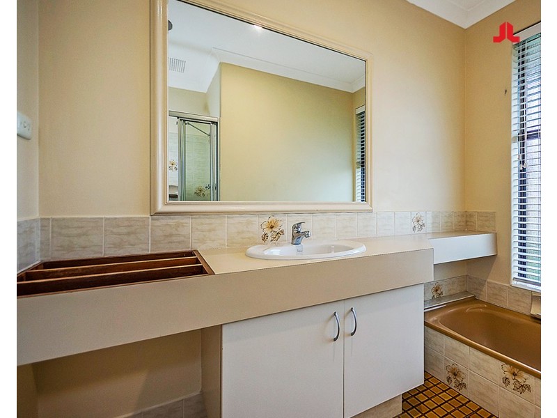 63 Chalmers Avenue, Waikiki WA 6169