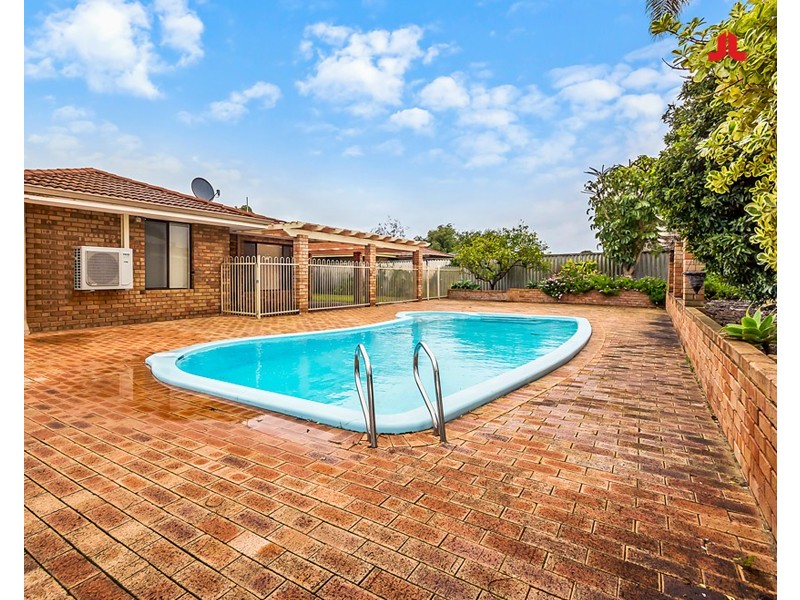 63 Chalmers Avenue, Waikiki WA 6169