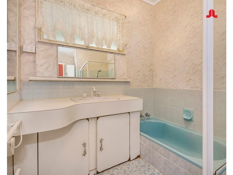 31 Ray Street, Rockingham WA 6168