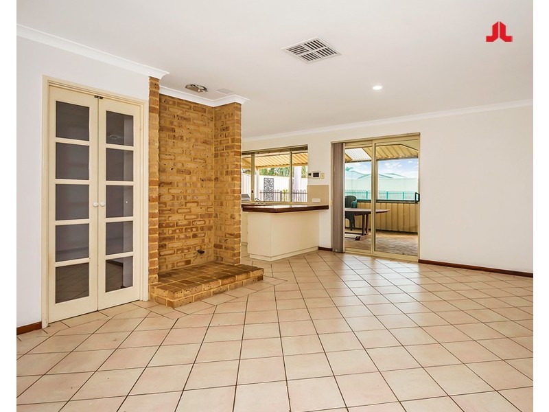 15 Sabot Avenue, Waikiki WA 6169