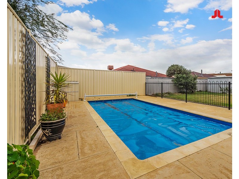 15 Sabot Avenue, Waikiki WA 6169