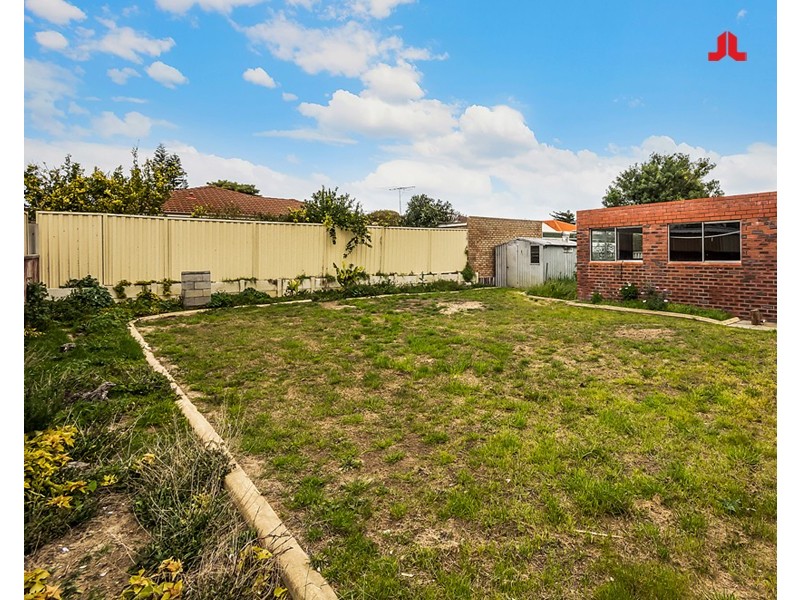 35 Wavelea Street, Safety Bay WA 6169