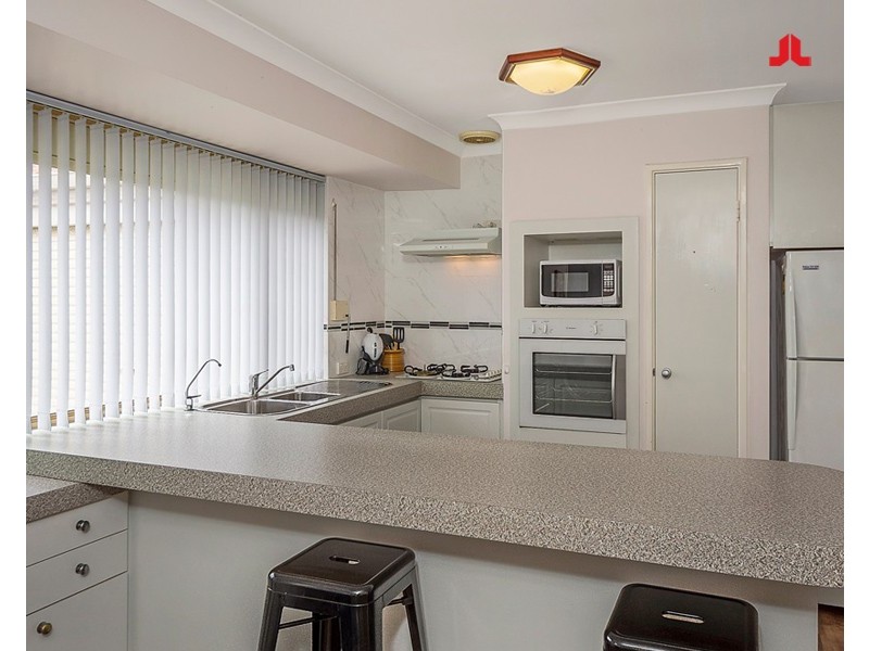 32 Santa Barbara Court, Waikiki WA 6169