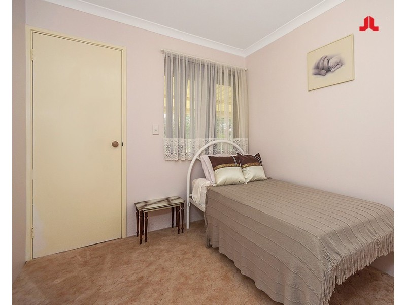 32 Santa Barbara Court, Waikiki WA 6169