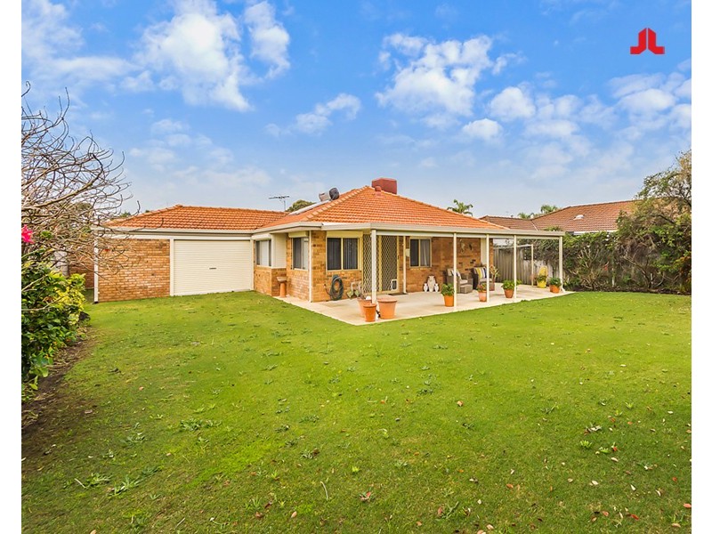 32 Santa Barbara Court, Waikiki WA 6169