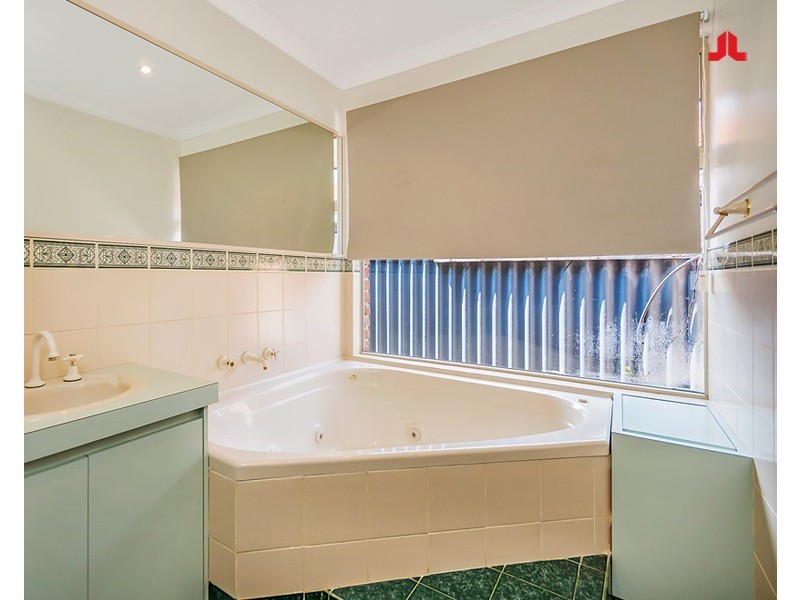 10 Radford Place, Safety Bay WA 6169