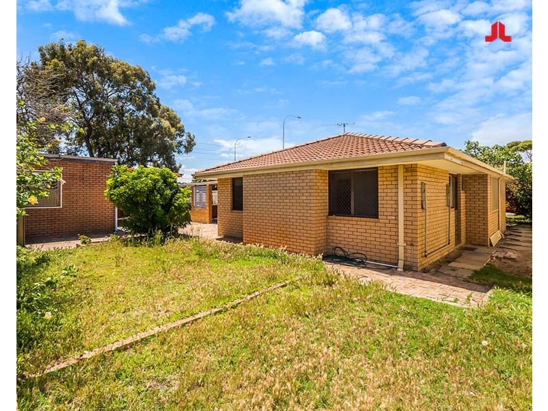 128 Malibu Road, Safety Bay WA 6169