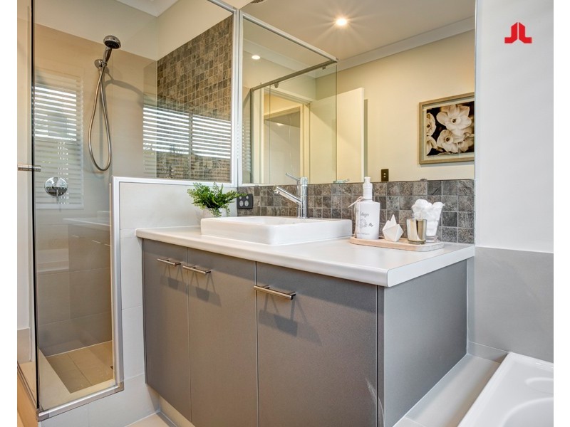 12 Wildflower View, Piara Waters WA 6112